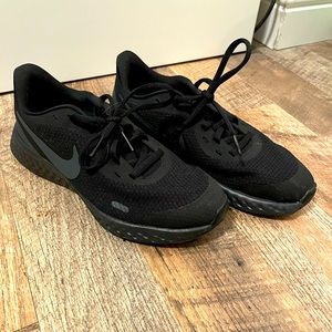 Nike Revolution 5 Black/black
